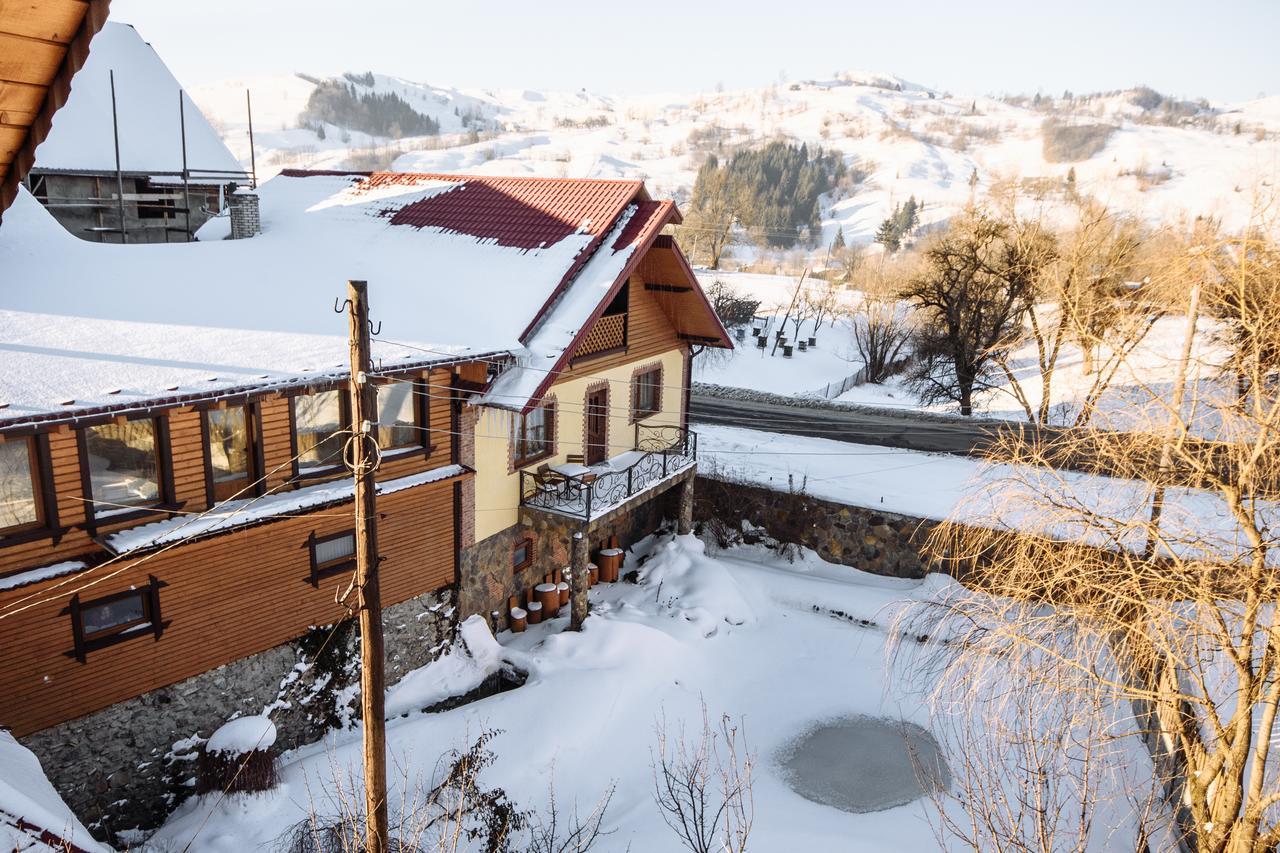 Korona Karpat Hotel Mezőhát Kültér fotó