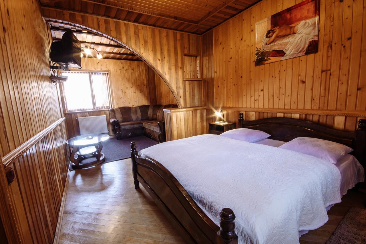 Korona Karpat Hotel Mezőhát Kültér fotó