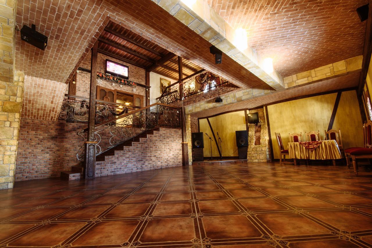 Korona Karpat Hotel Mezőhát Kültér fotó