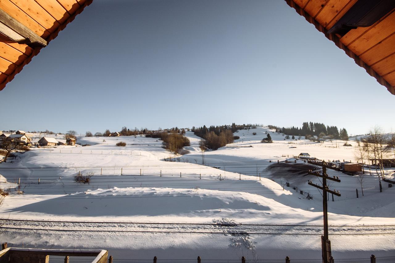 Korona Karpat Hotel Mezőhát Kültér fotó