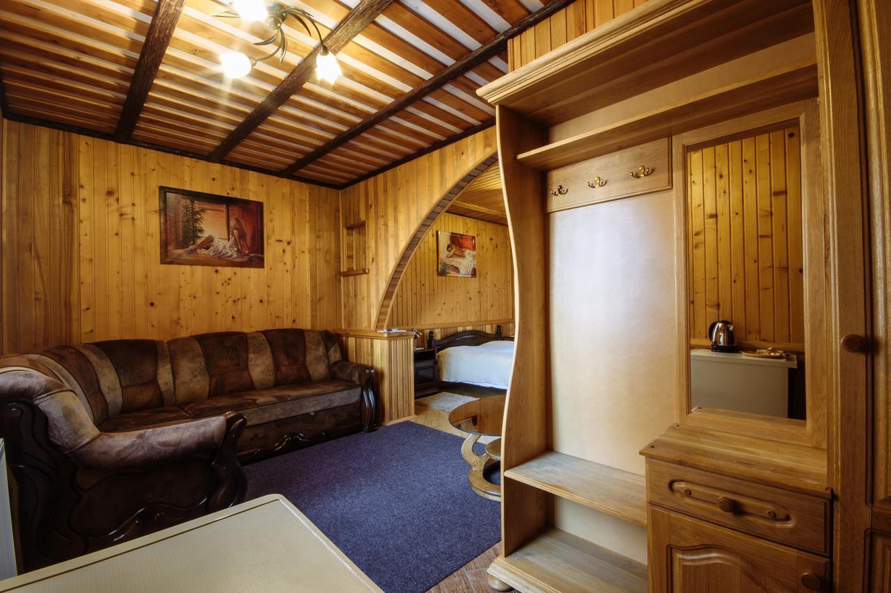 Korona Karpat Hotel Mezőhát Kültér fotó